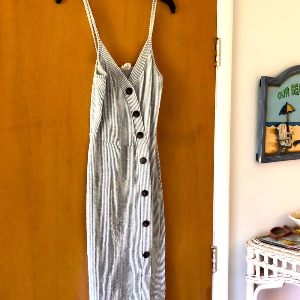 Grey and white stretchy dress with button detail